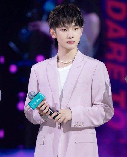 娱乐圈爆料周震南恋情,娱乐圈新恋情引发热议 第2张 娱乐圈爆料周震南恋情,娱乐圈新恋情引发热议 第2张